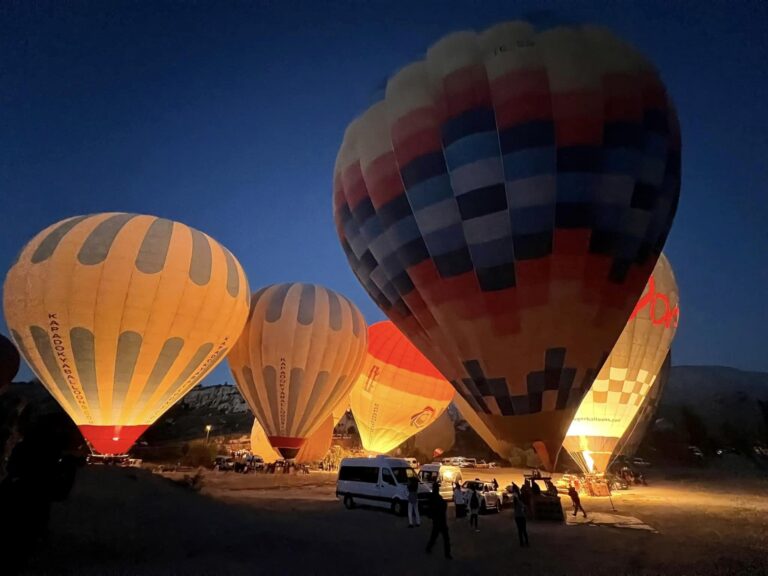 Hot Air Balloon Rides in Cappadocia: Ultimate Sunrise Guide, Booking Tips, Prices and Best Views
