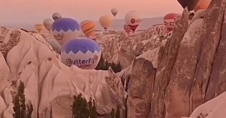 cappadocia bucket list things to do many hot air ballon over cappadocia valley